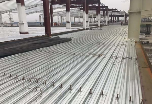 Mua bán Sàn Deck Nhà Khung Thép